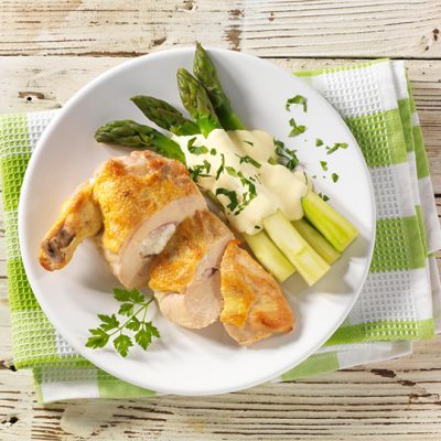 Chicken on green Asparagus with Sauce Hollandaise Recipe