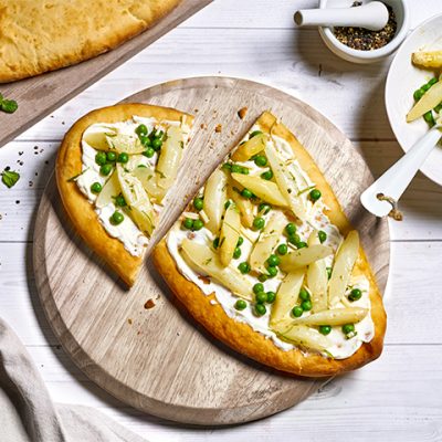 Platbrood met asperges en ricotta recept