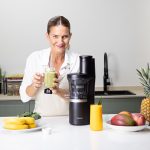 Smoothy vitamínico con yogur, agua de coco, piña y mango