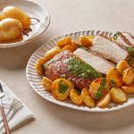 Kerstrecept voor gekruid buikspek met salsa verde